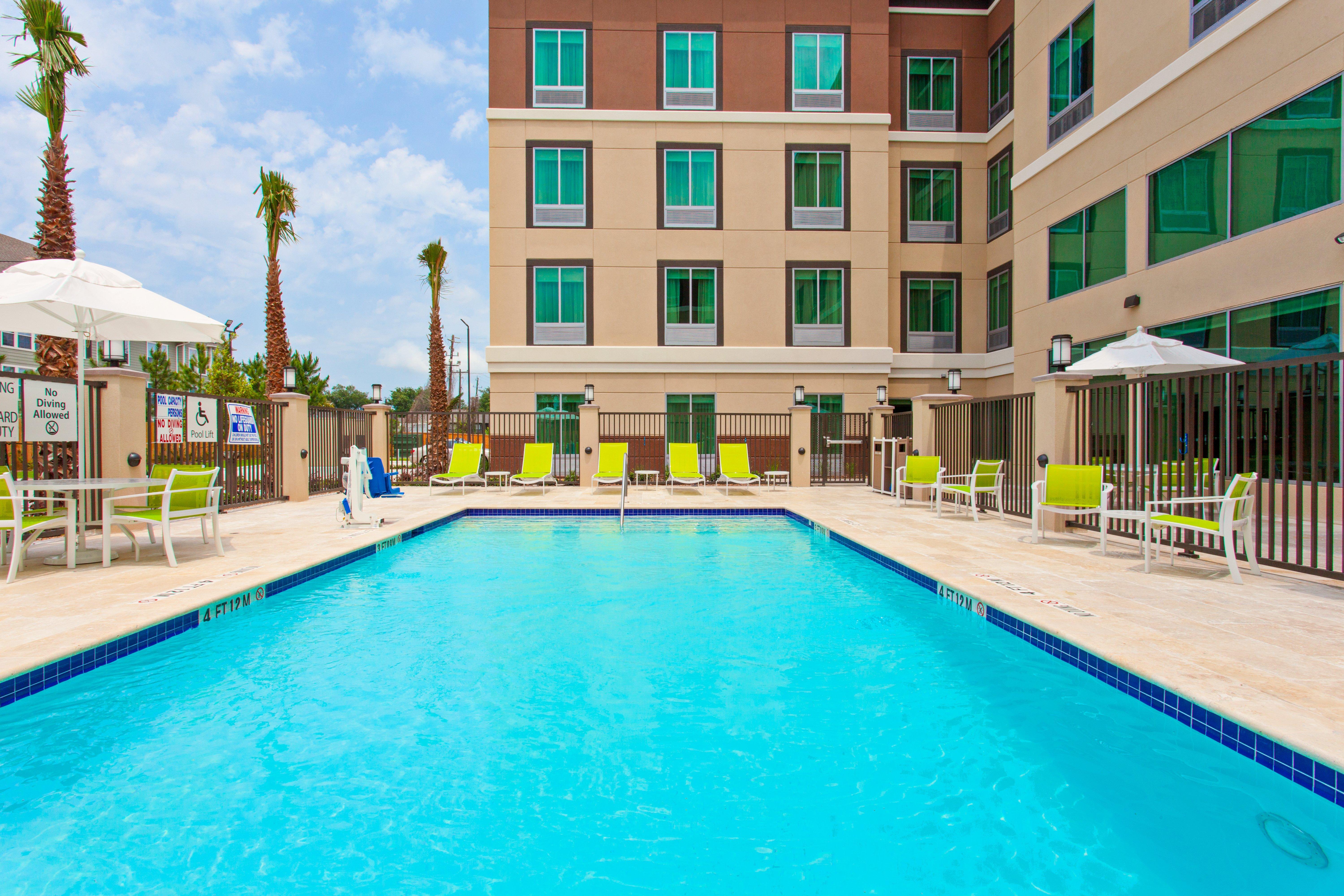 Holiday Inn Express & Suites Houston S - Medical Ctr Area By Ihg Exterior photo