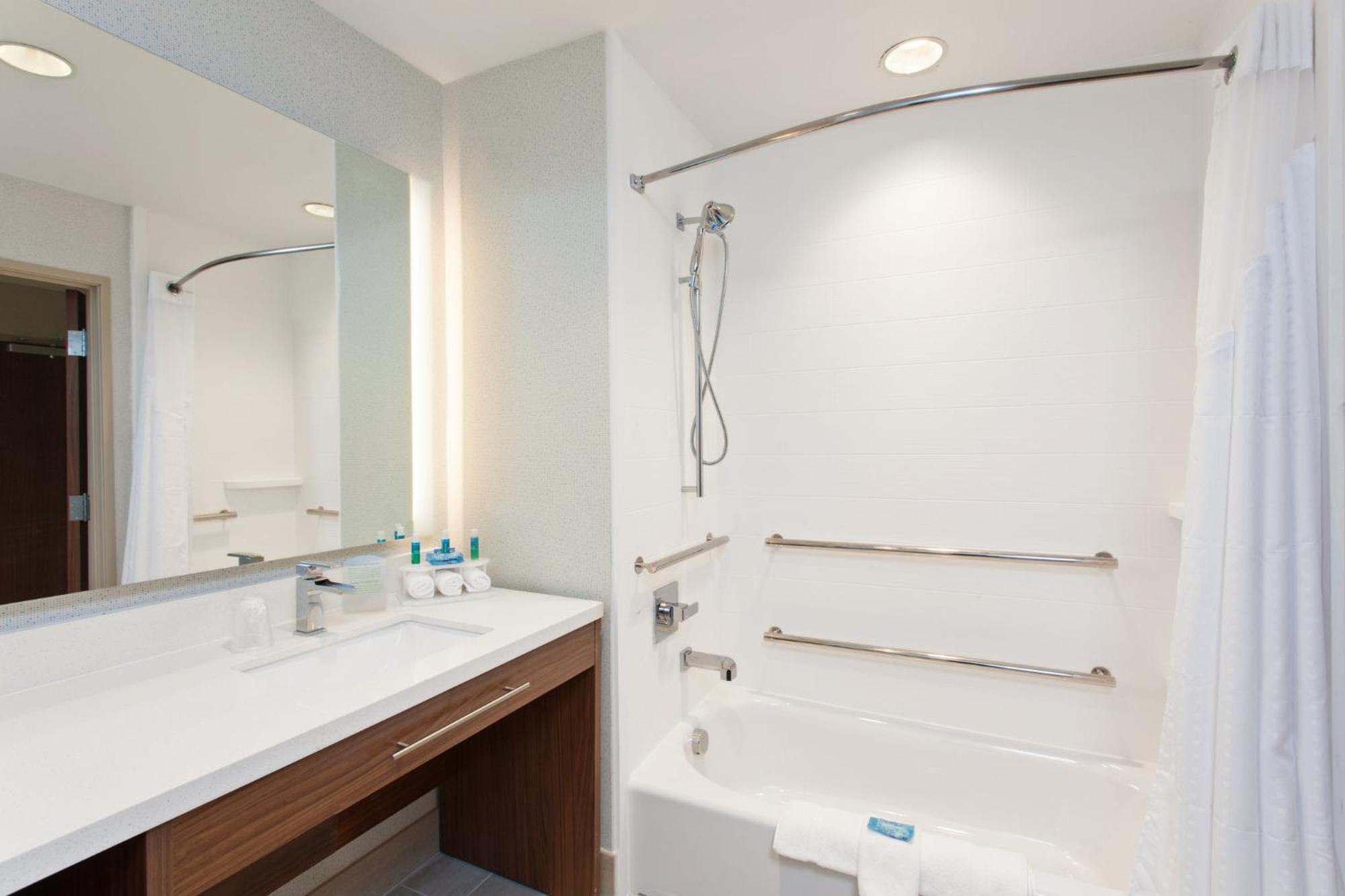 Holiday Inn Express & Suites Houston S - Medical Ctr Area By Ihg Exterior photo